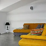 Mira Ii Apartment