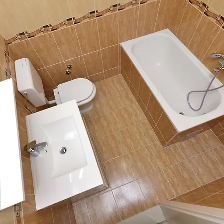 Apartment Mira Ii