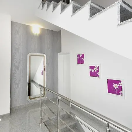 Mira Ii Apartment
