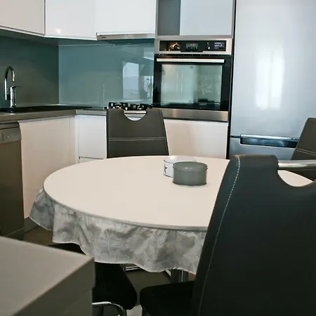 Apartment Mira Ii