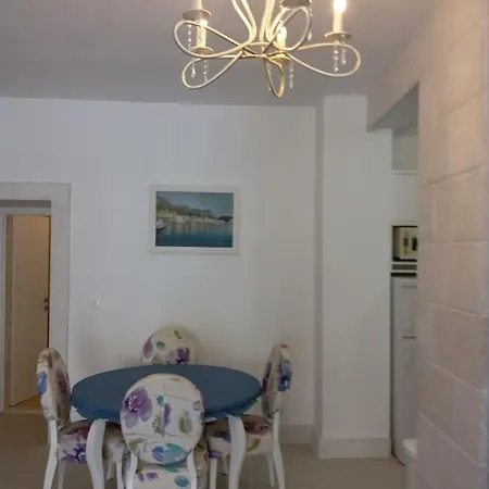 Apartment Mira Ii *
